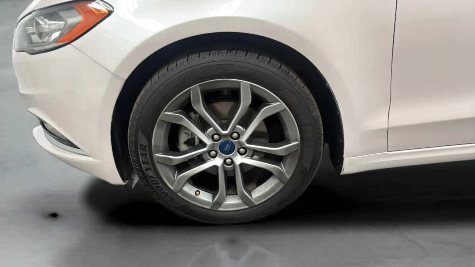 Ford Fusion photo 28