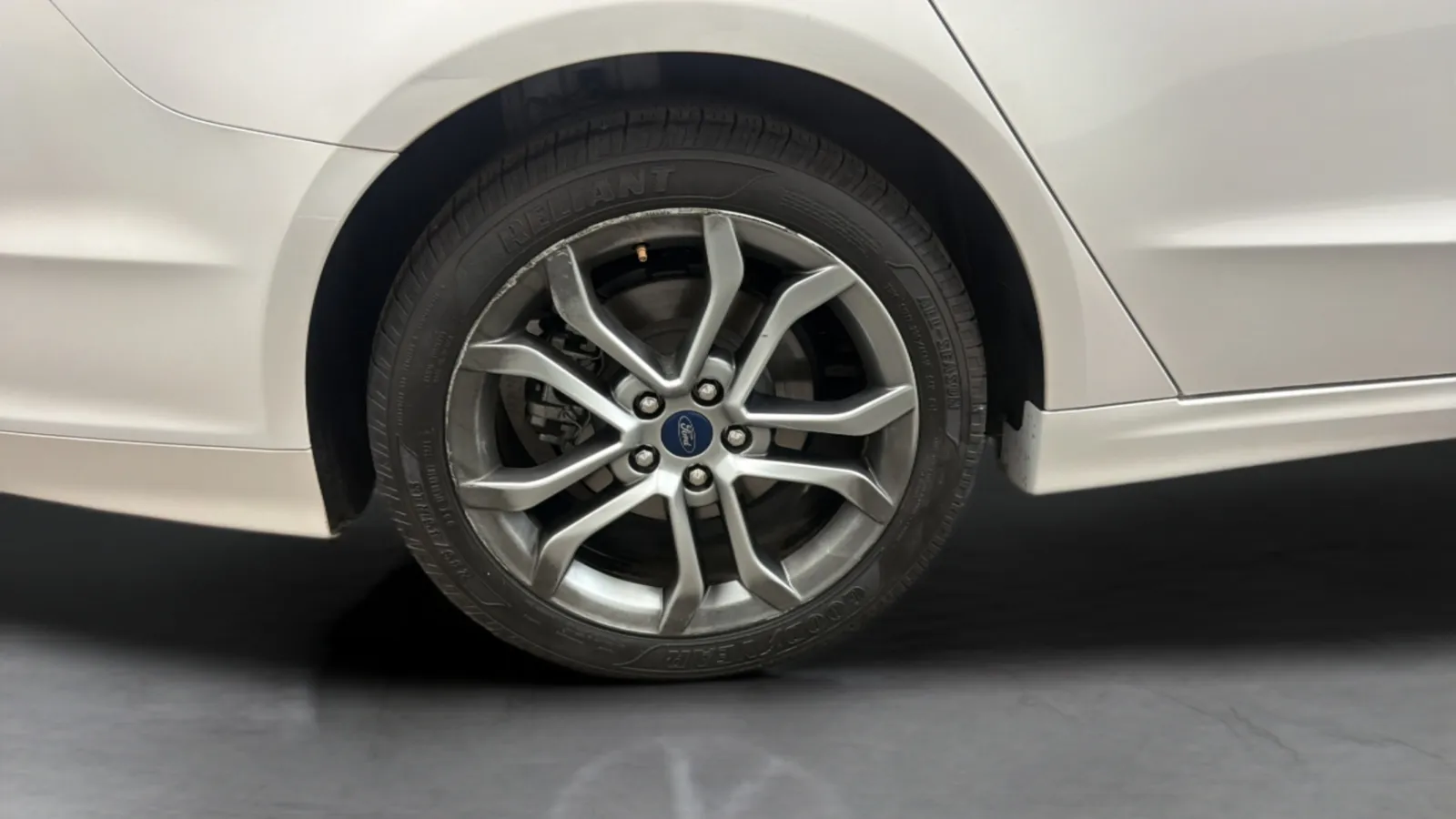 Ford Fusion photo 26