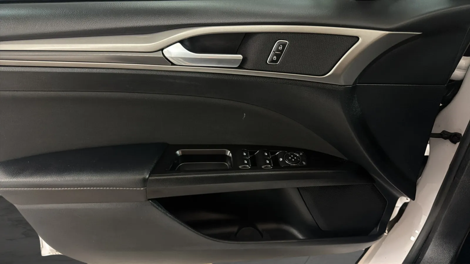 Ford Fusion photo 17
