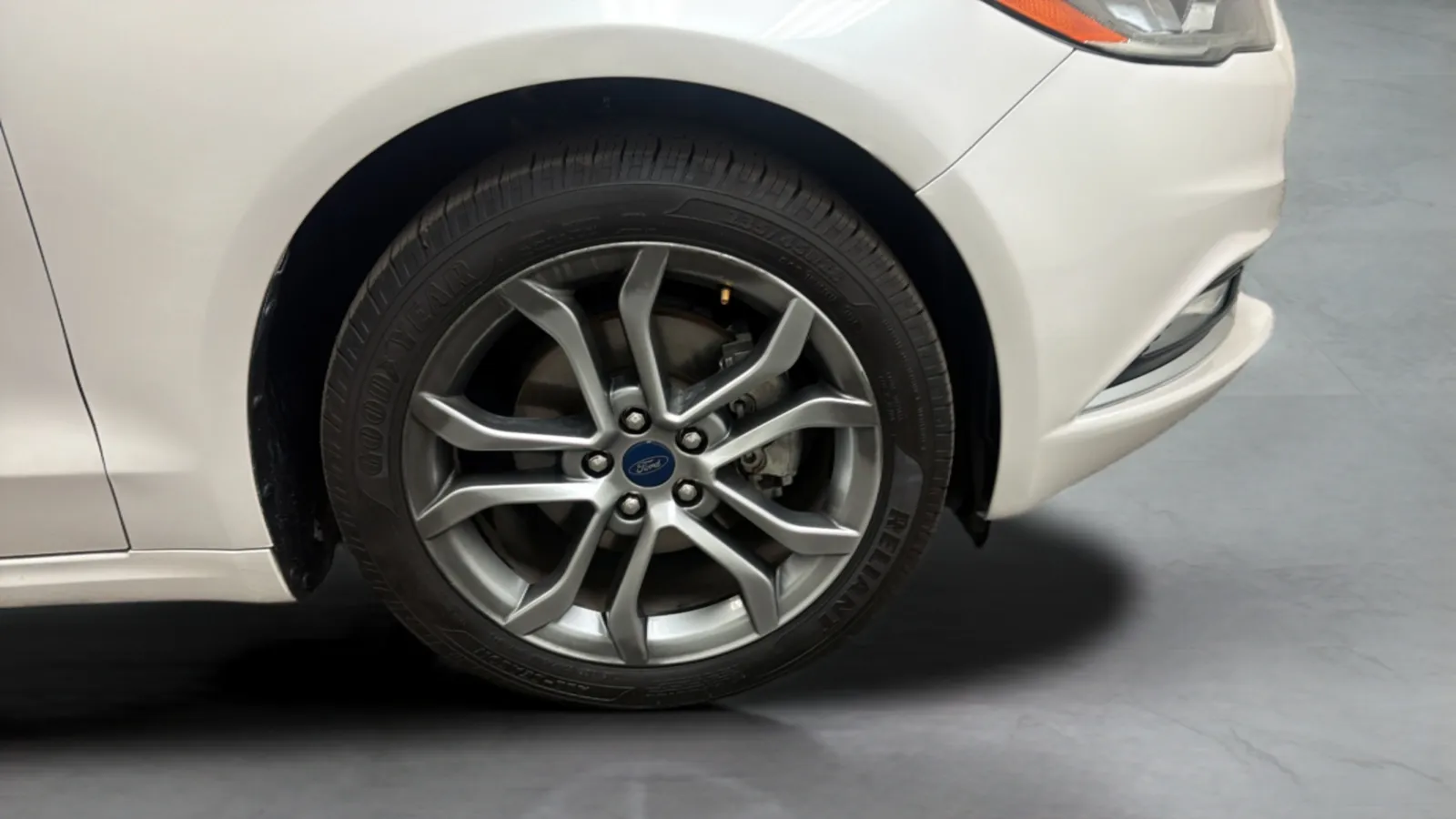 Ford Fusion photo 25