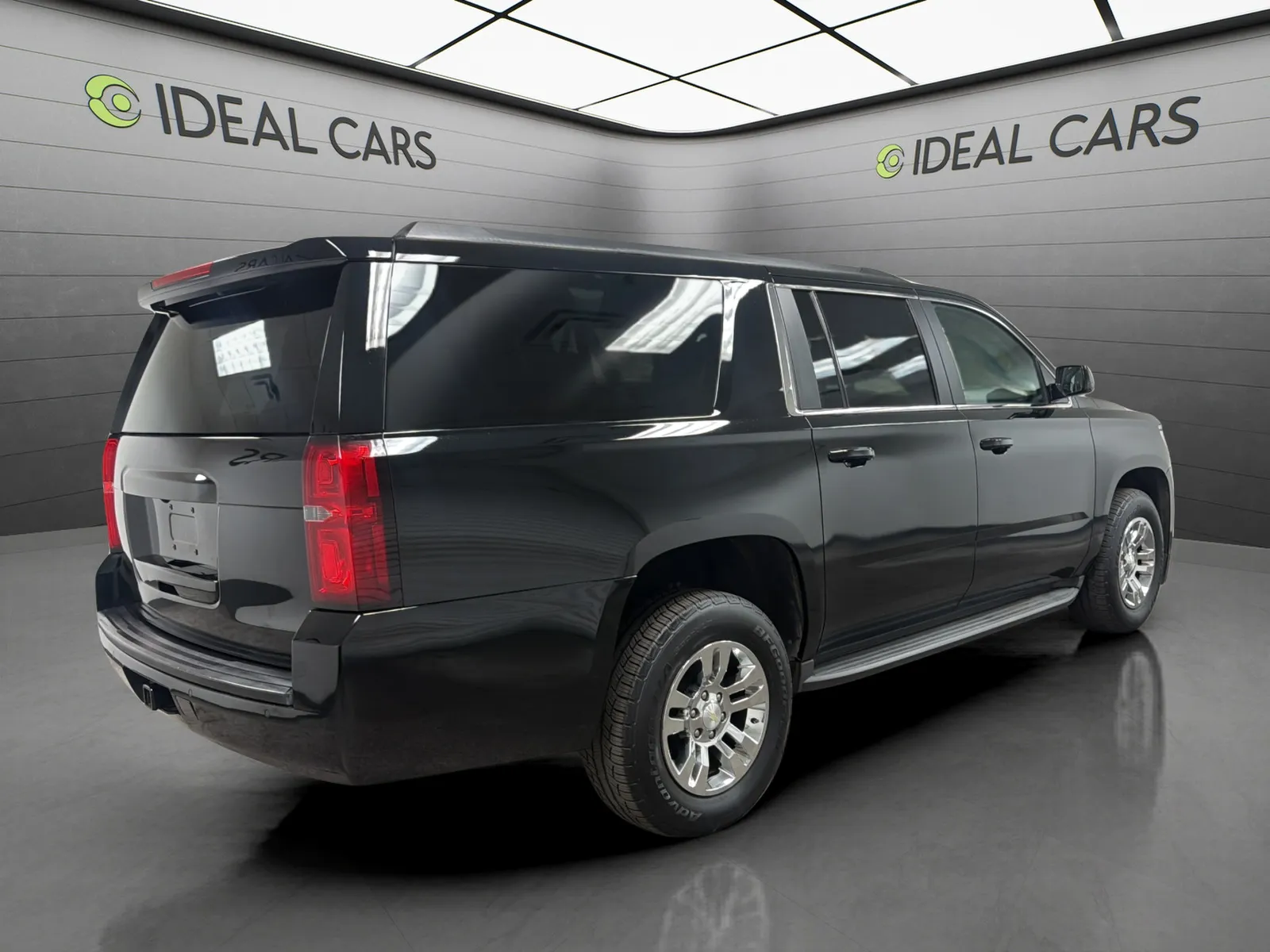 Chevrolet Suburban photo 5