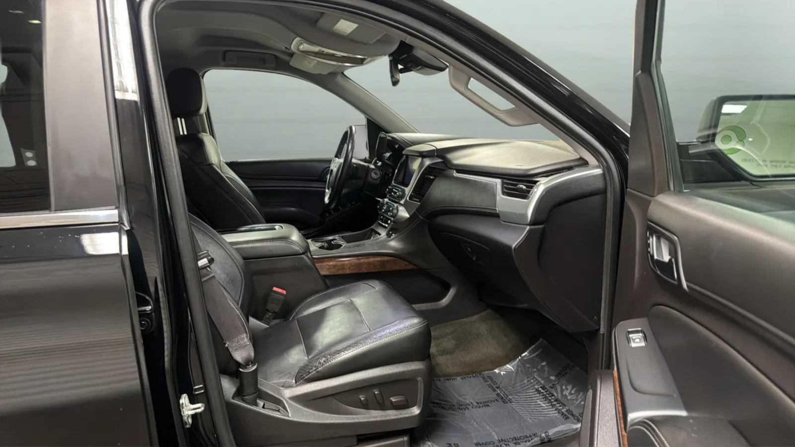 Chevrolet Suburban photo 21