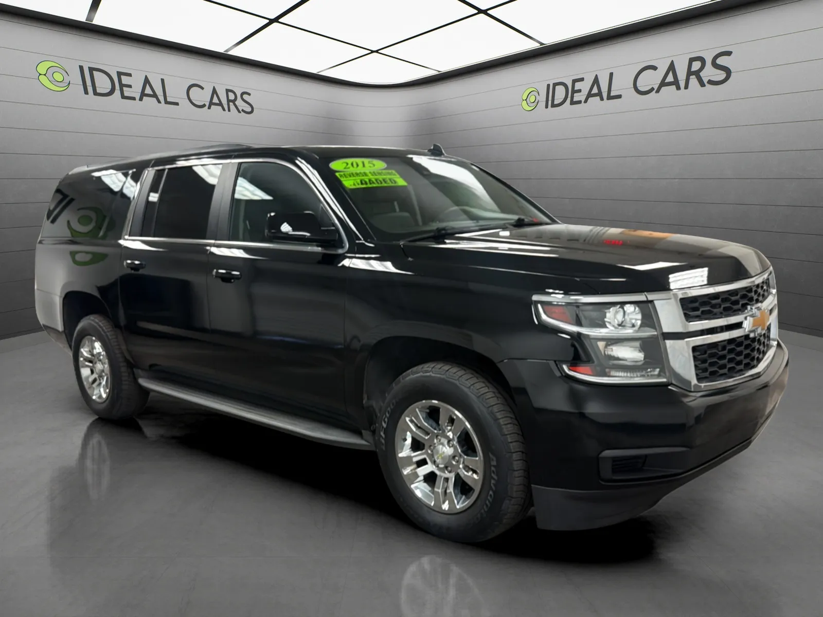 Chevrolet Suburban photo 3