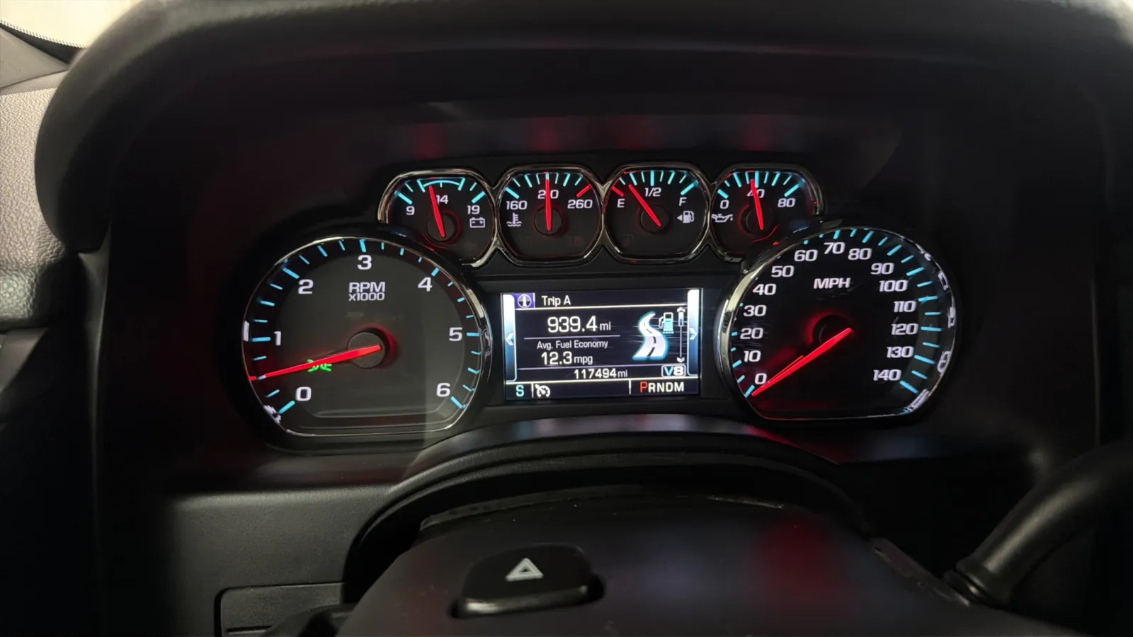 Chevrolet Suburban photo 12