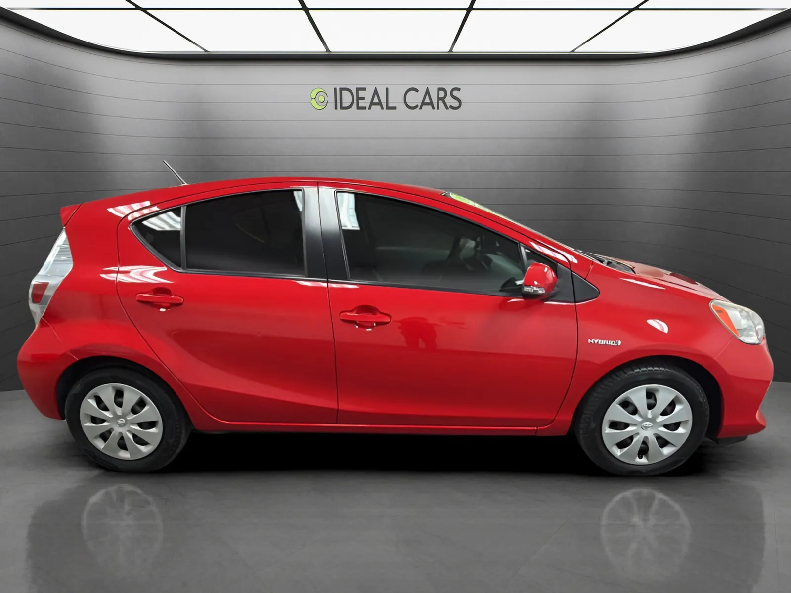Toyota Prius C photo 4