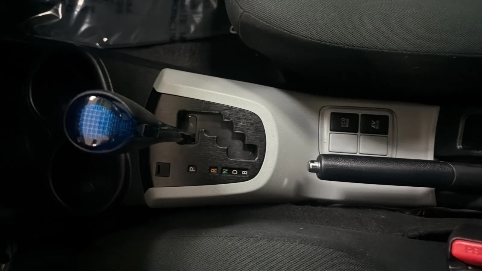 Toyota Prius C photo 12