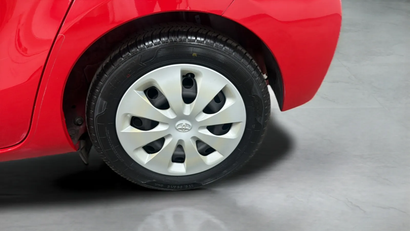 Toyota Prius C photo 26