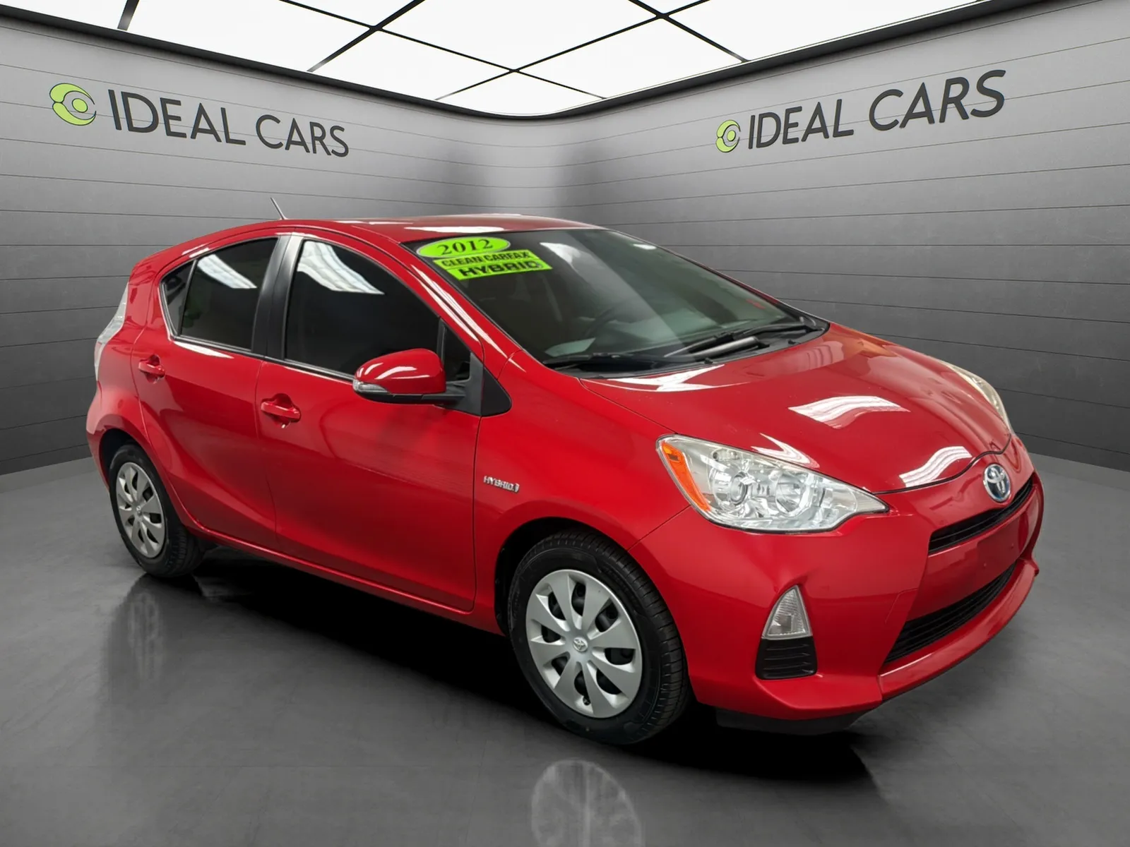 Toyota Prius C photo 3