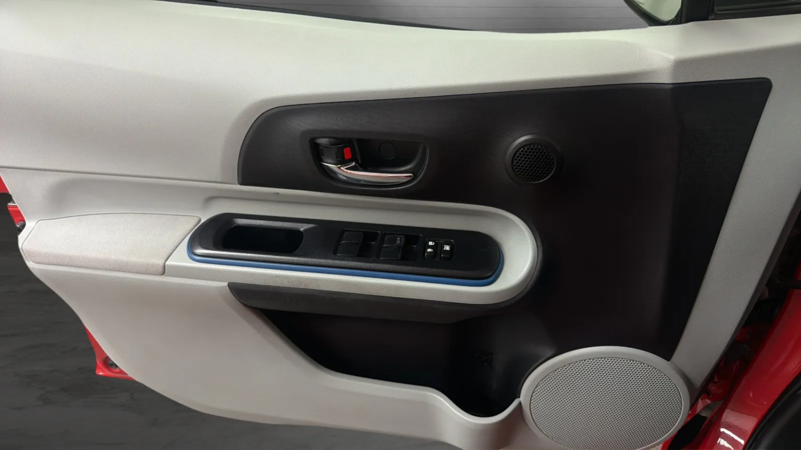 Toyota Prius C photo 19