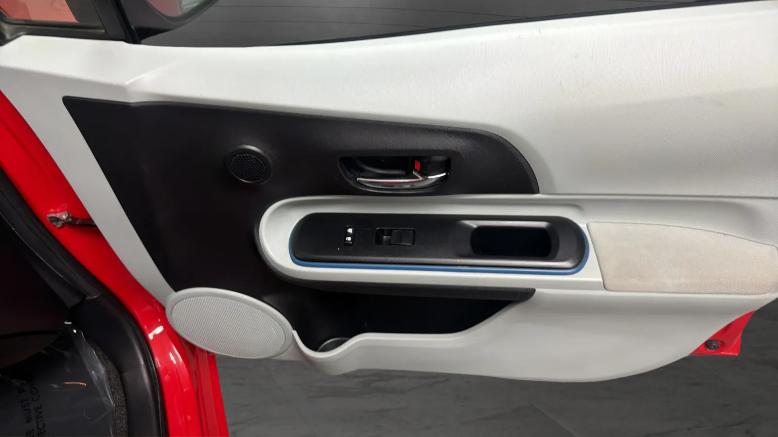 Toyota Prius C photo 20