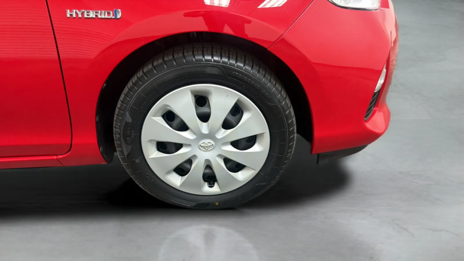 Toyota Prius C photo 24