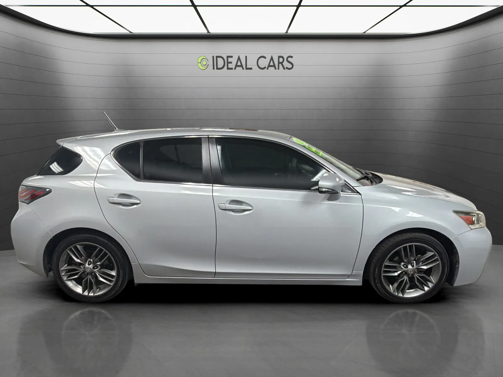 Lexus CT photo 6