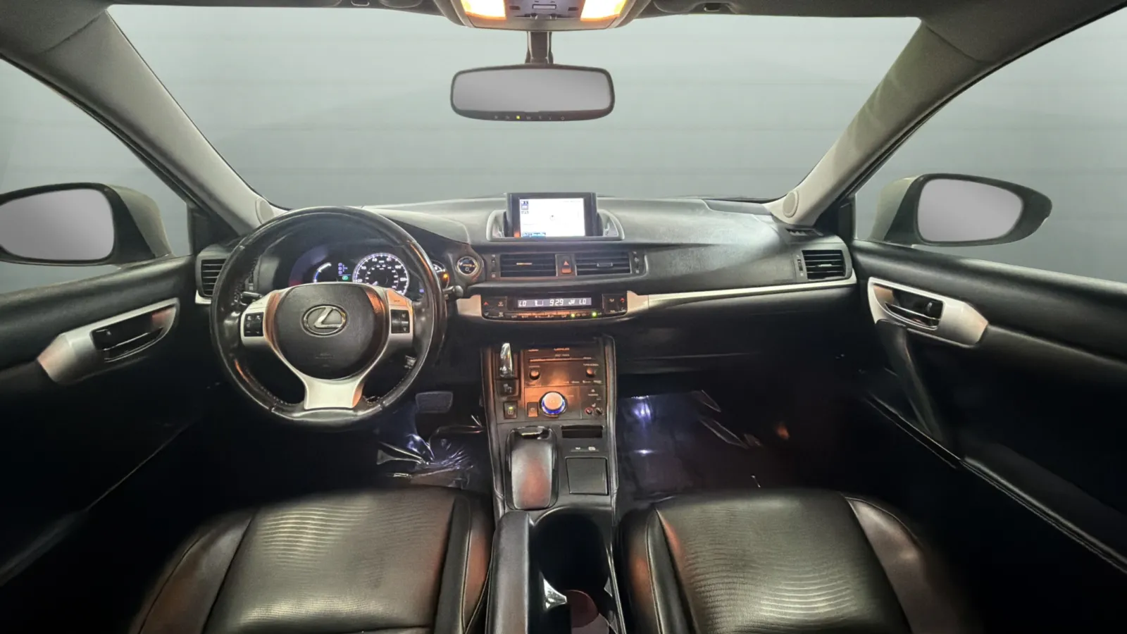 Lexus CT photo 9