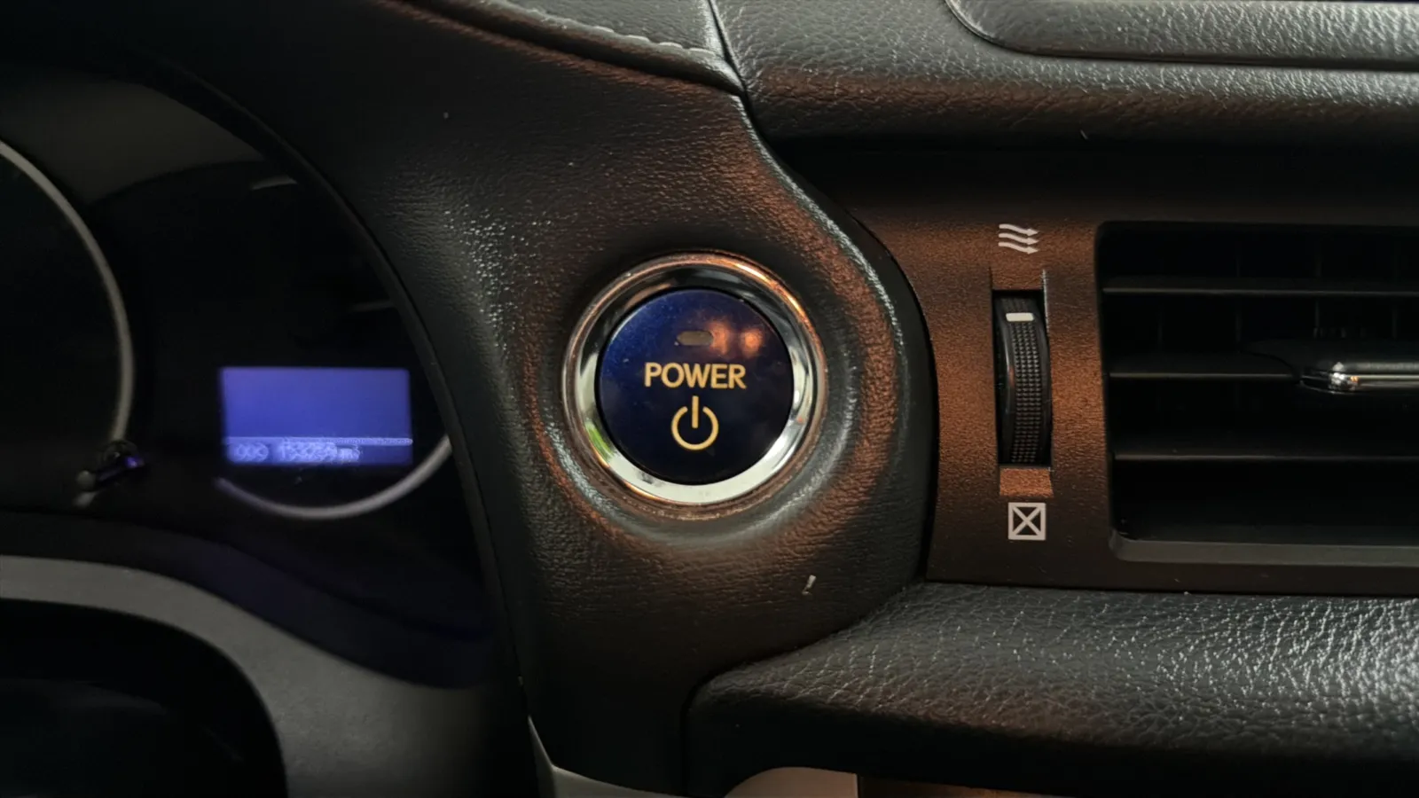 Lexus CT photo 15