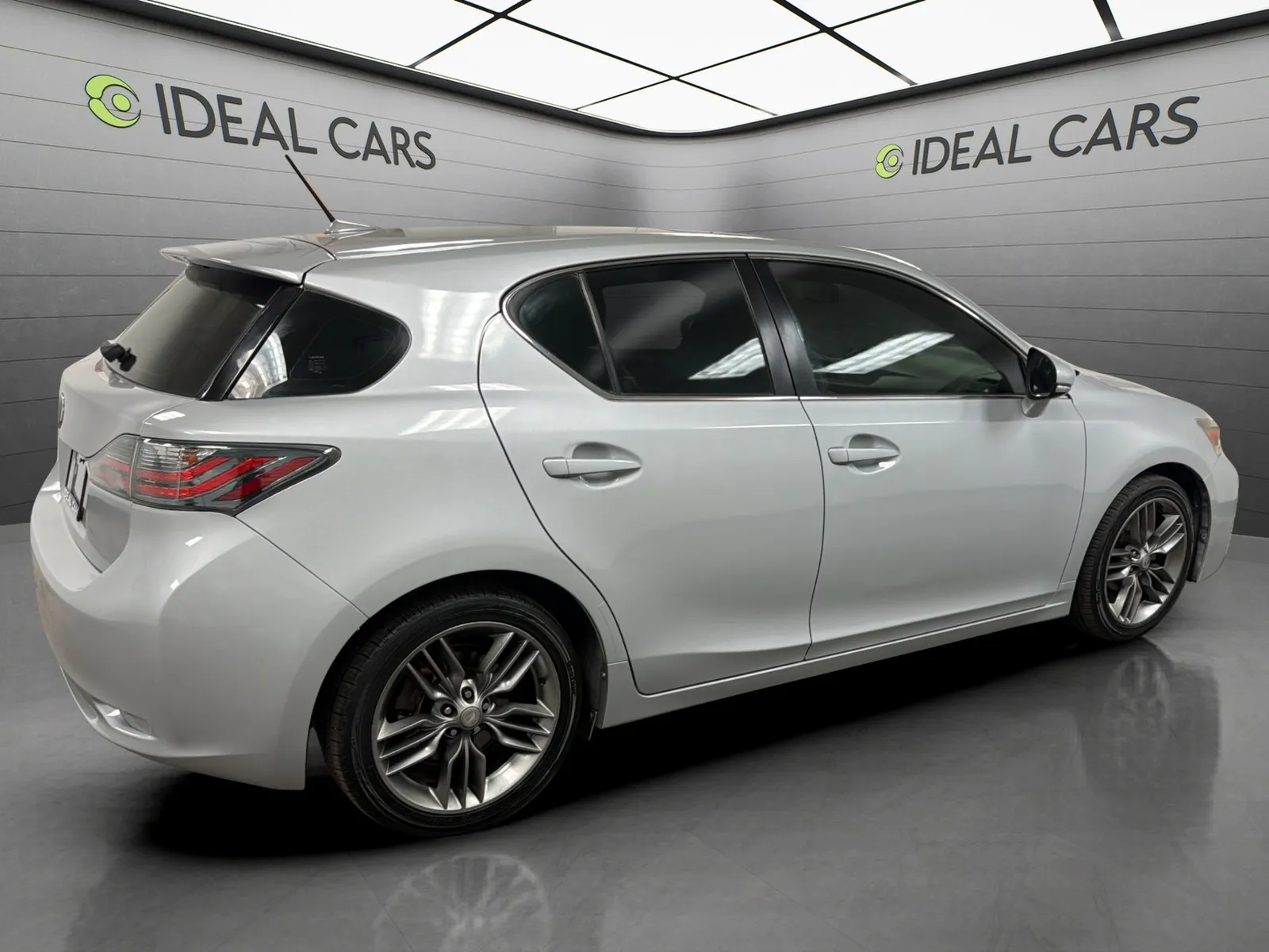 Lexus CT photo 5