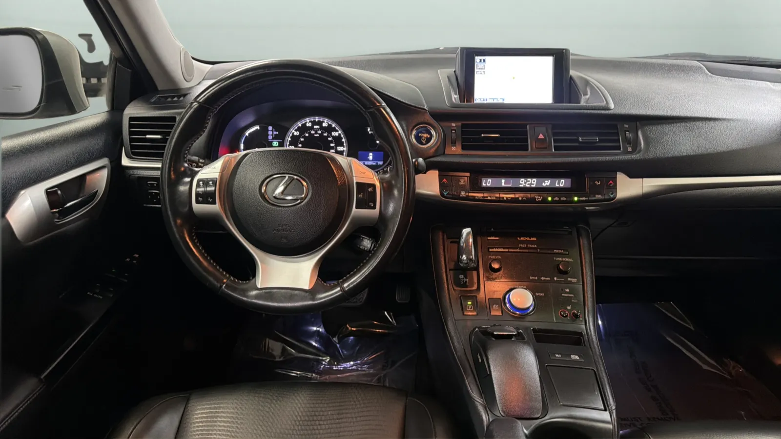 Lexus CT photo 10