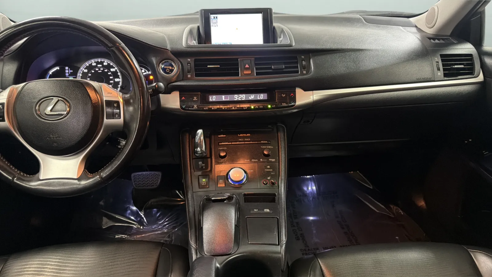 Lexus CT photo 16