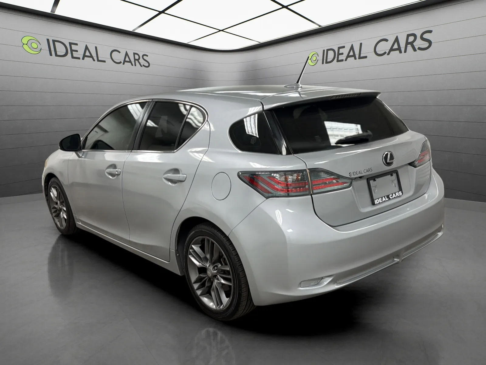 Lexus CT photo 3