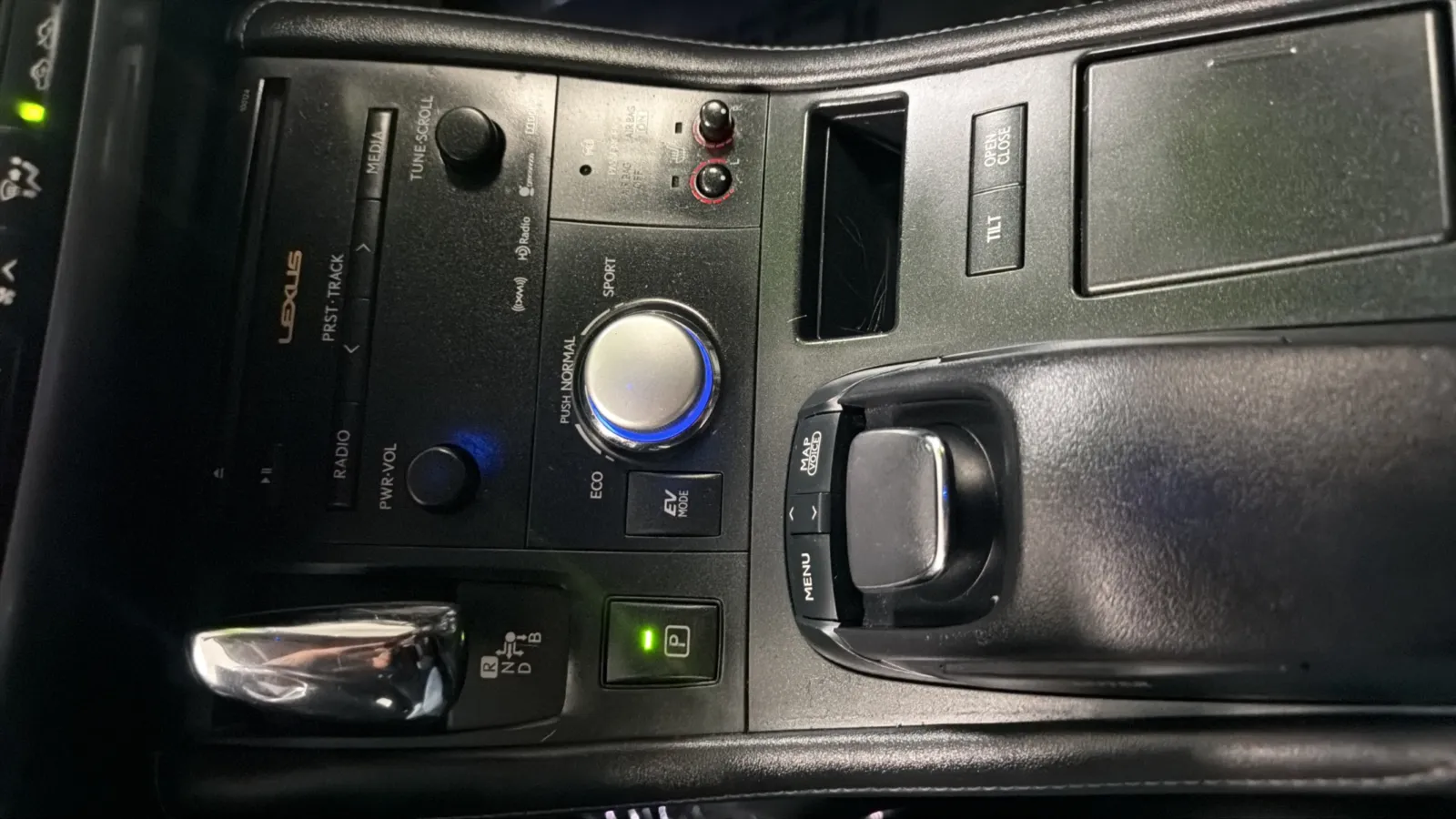 Lexus CT photo 12