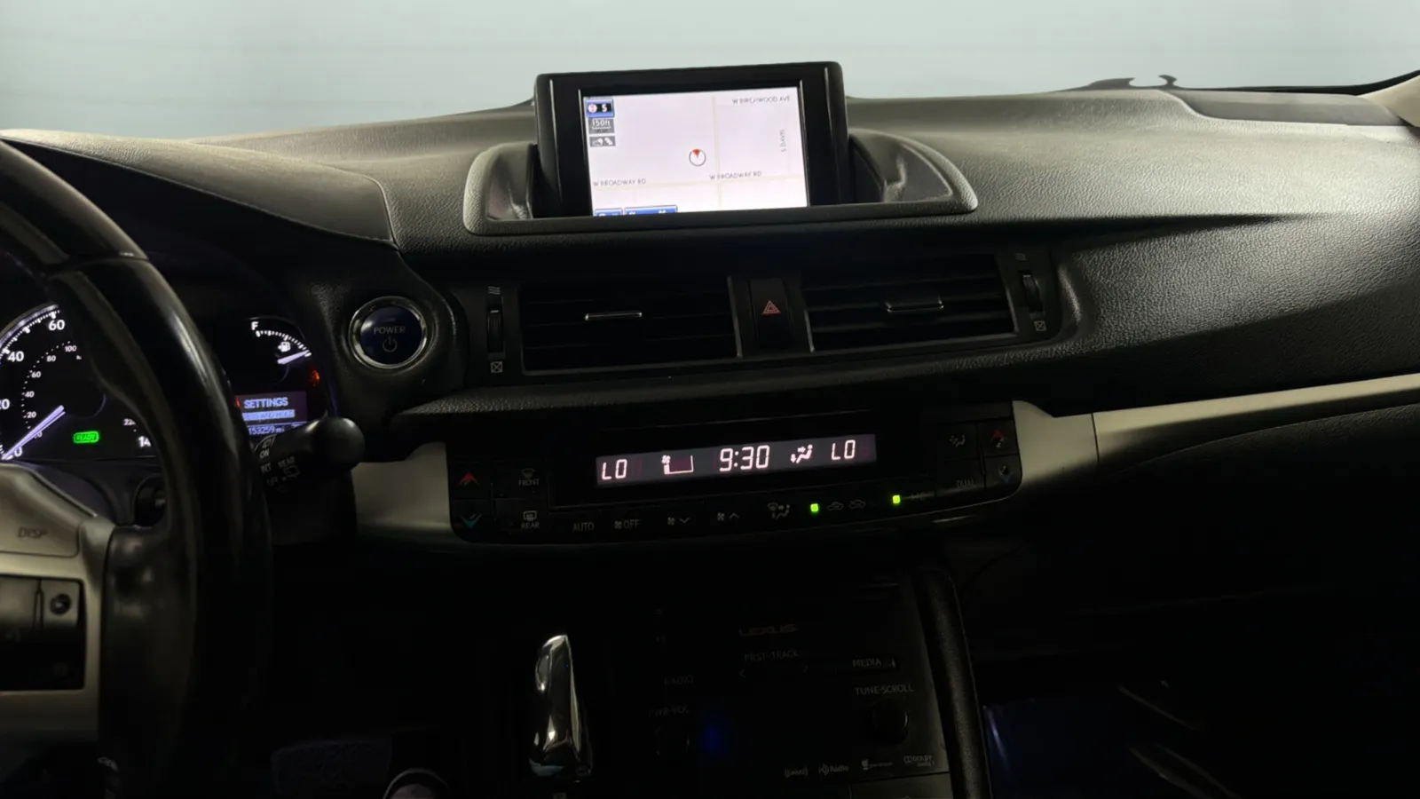 Lexus CT photo 13