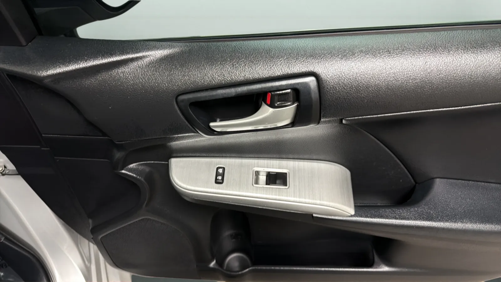 Toyota Camry photo 16