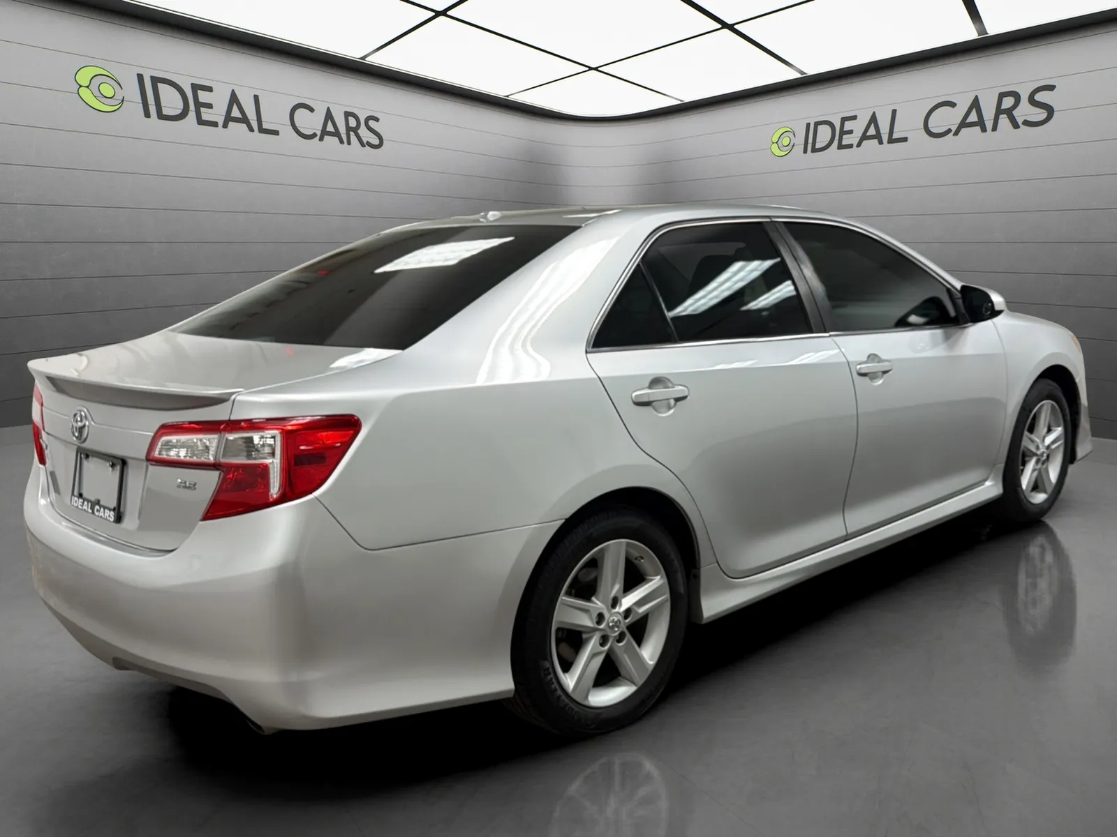 Toyota Camry photo 5