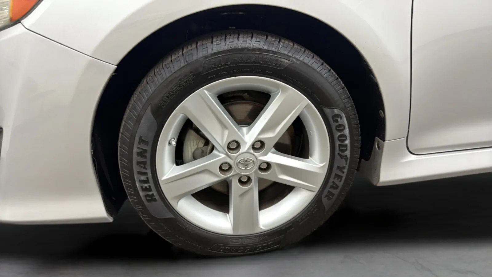 Toyota Camry photo 26