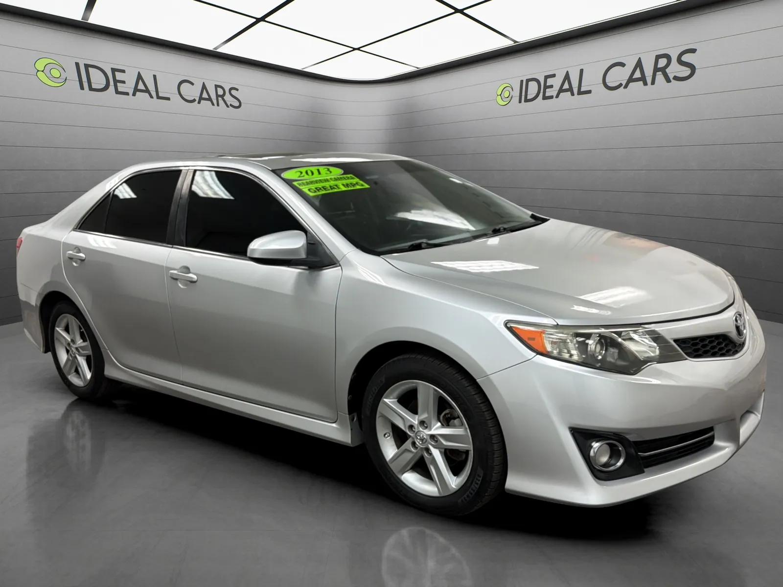 Toyota Camry photo 3