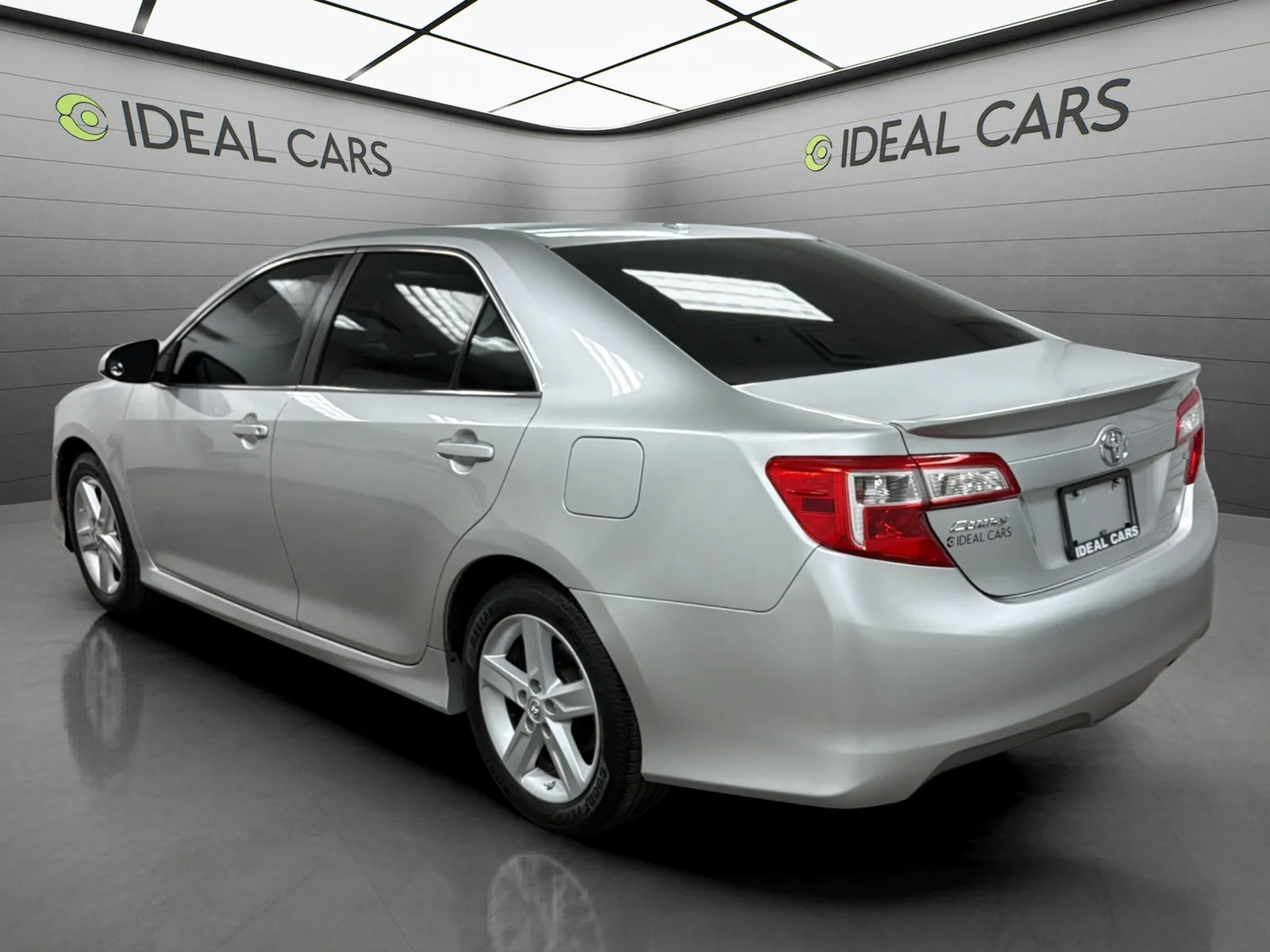 Toyota Camry photo 7