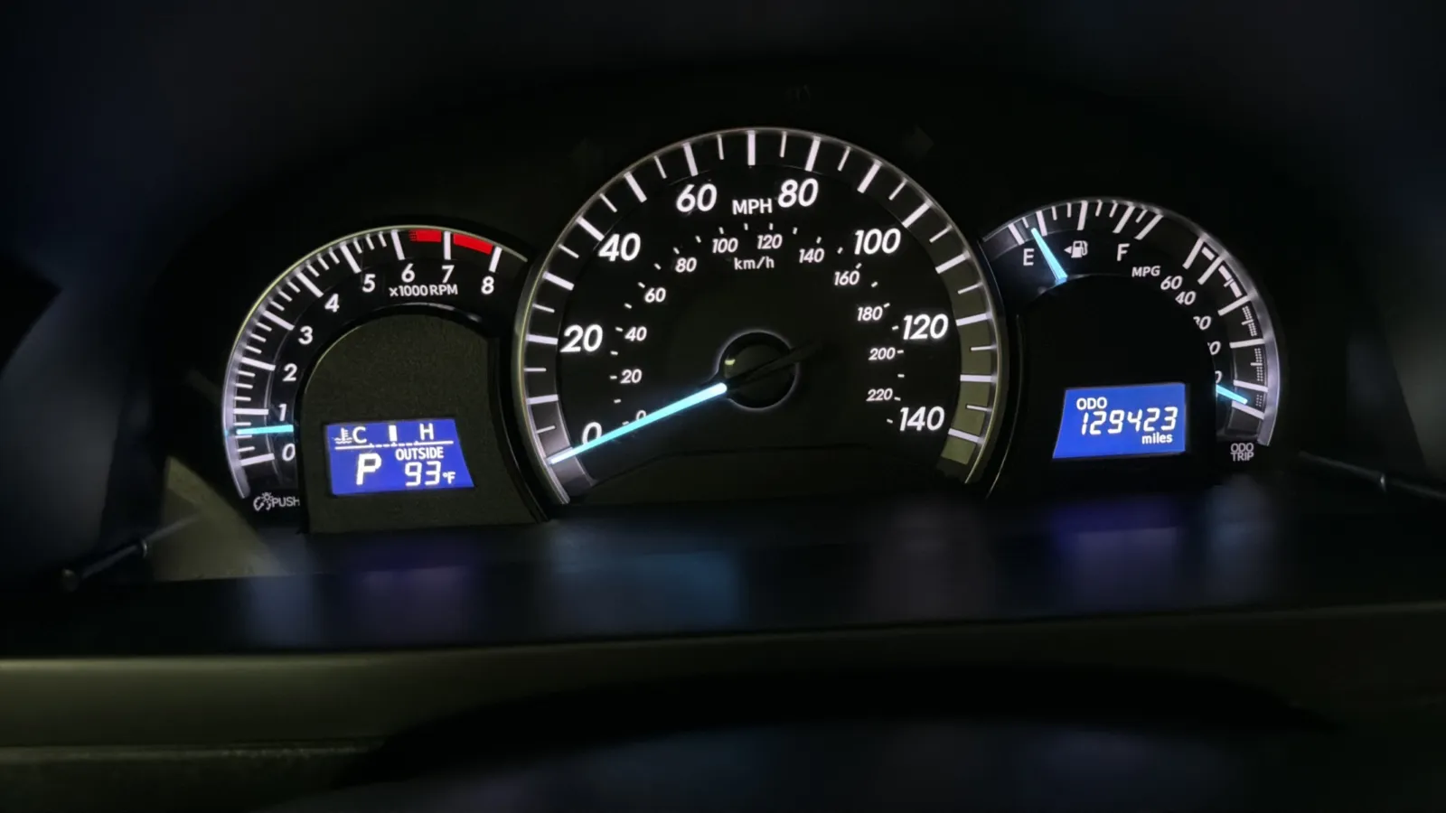 Toyota Camry photo 11
