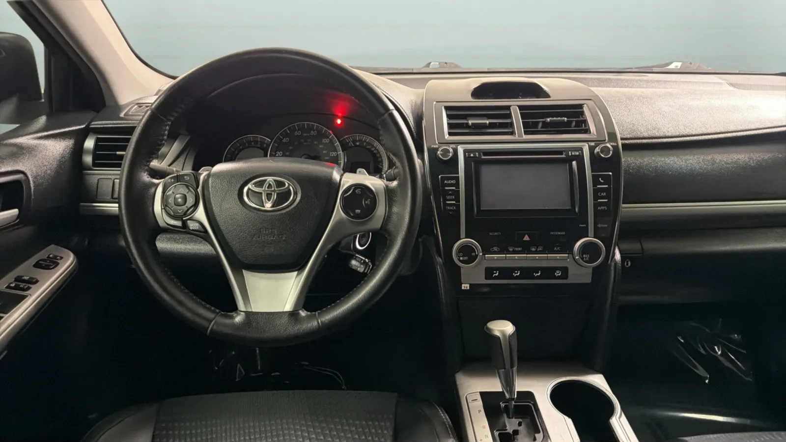 Toyota Camry photo 10