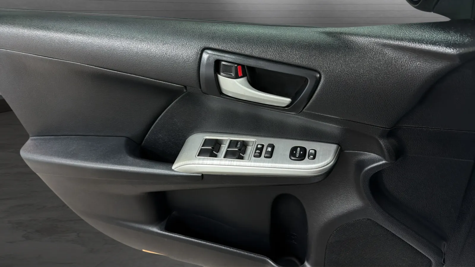Toyota Camry photo 15