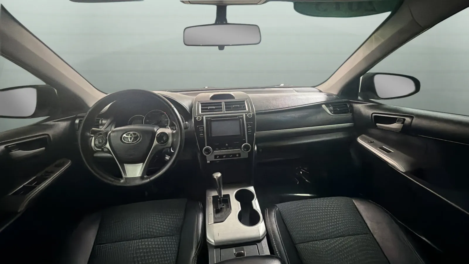 Toyota Camry photo 9