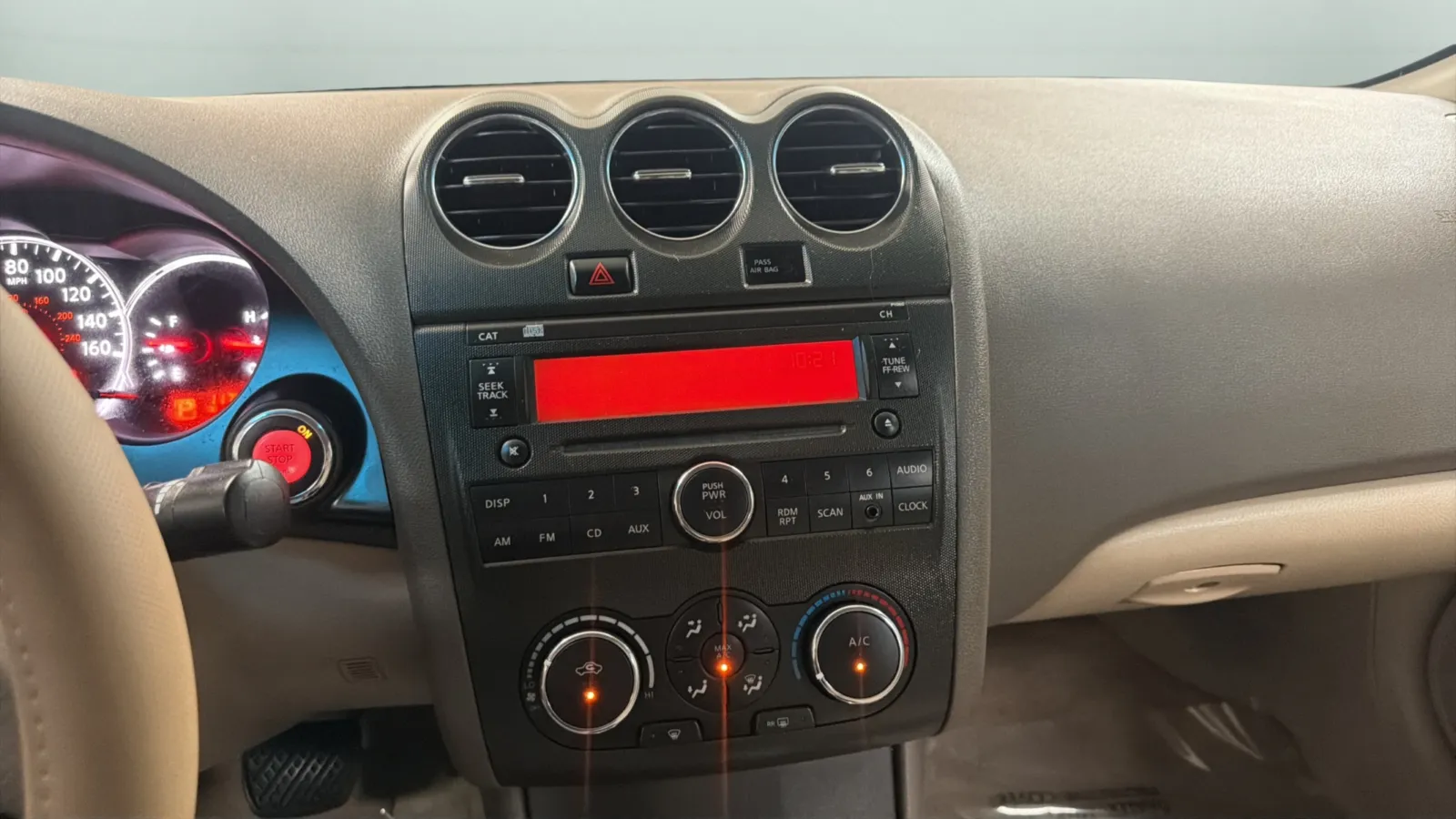 Nissan Altima photo 13