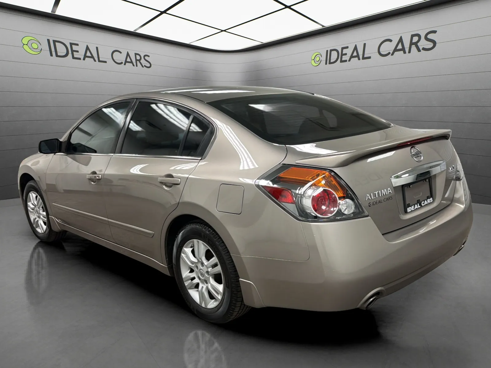 Nissan Altima photo 7