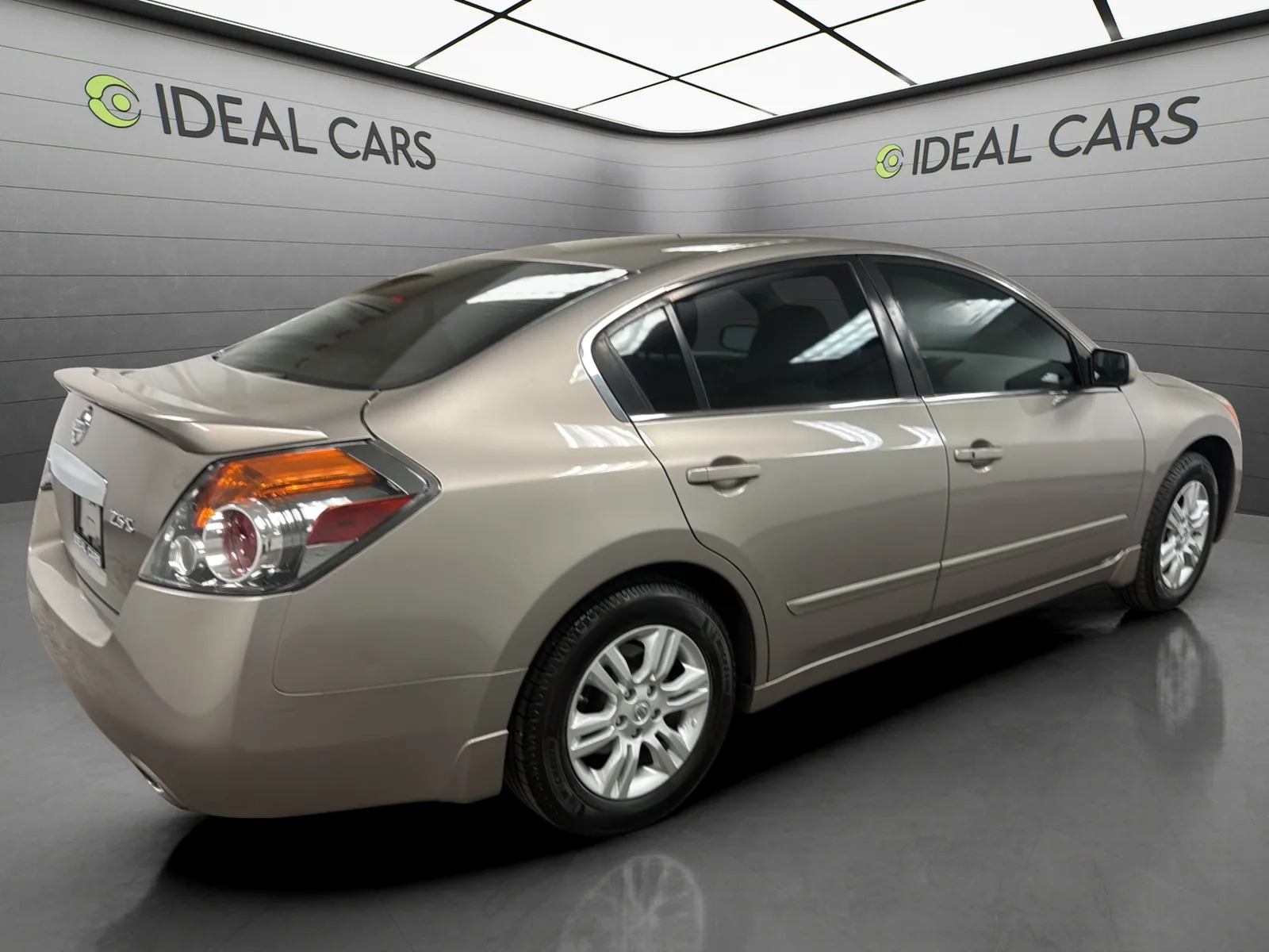 Nissan Altima photo 5
