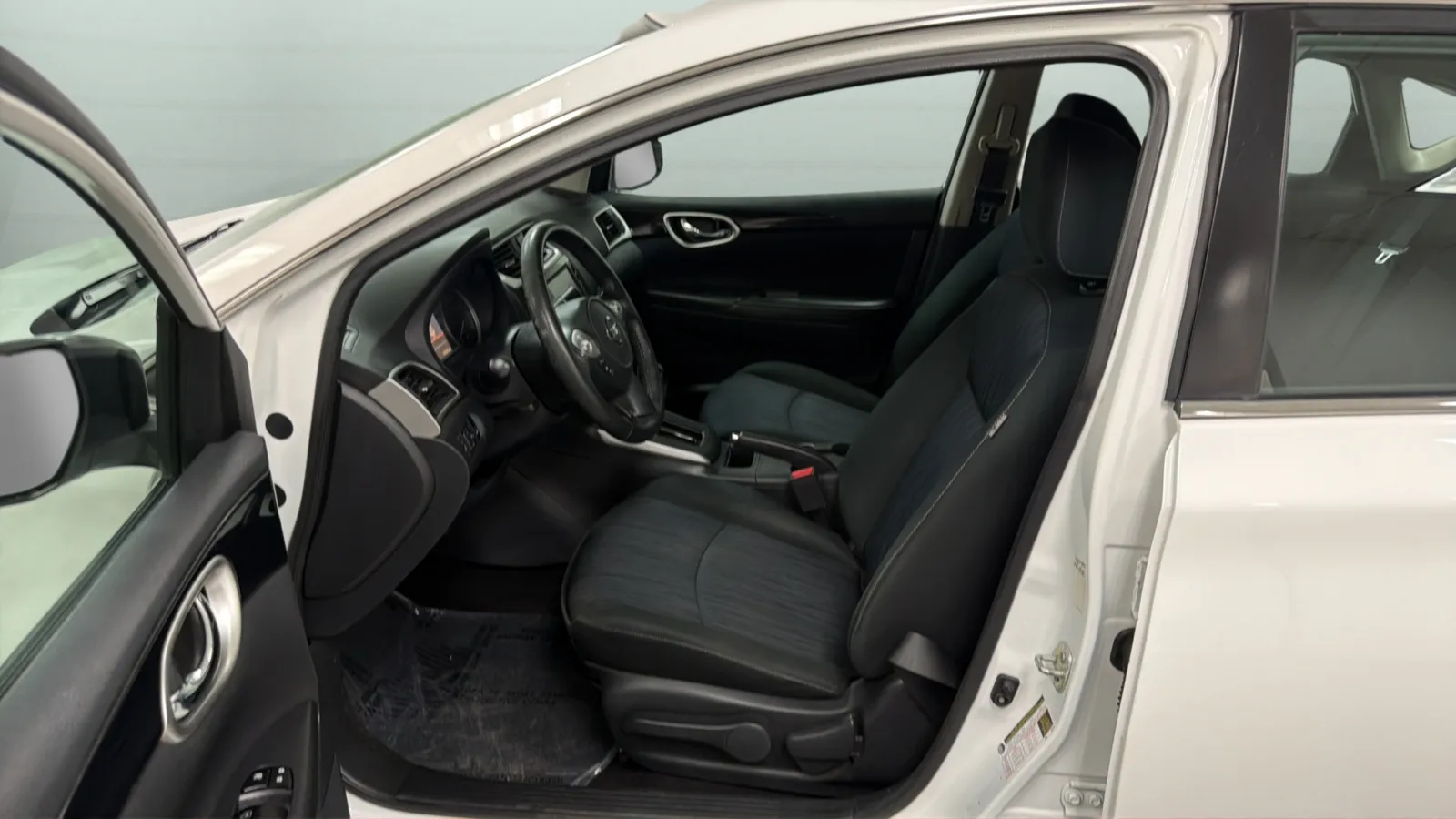 Nissan Sentra photo 21