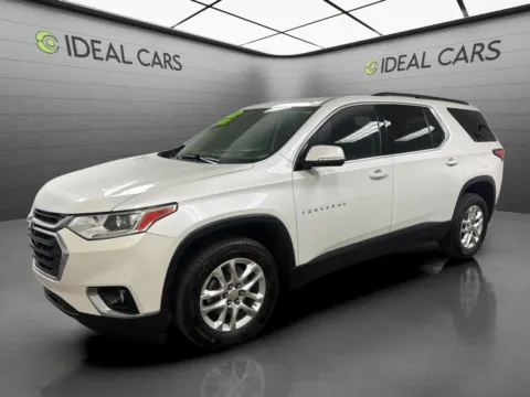 White 2019 Chevrolet Traverse LT Cloth for sale in Mesa, AZ