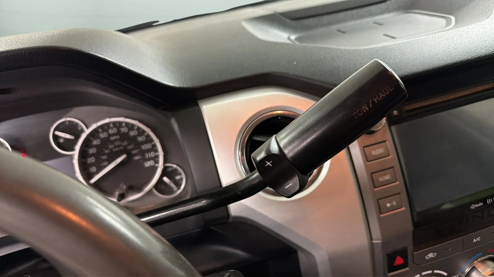 Toyota Tundra photo 12