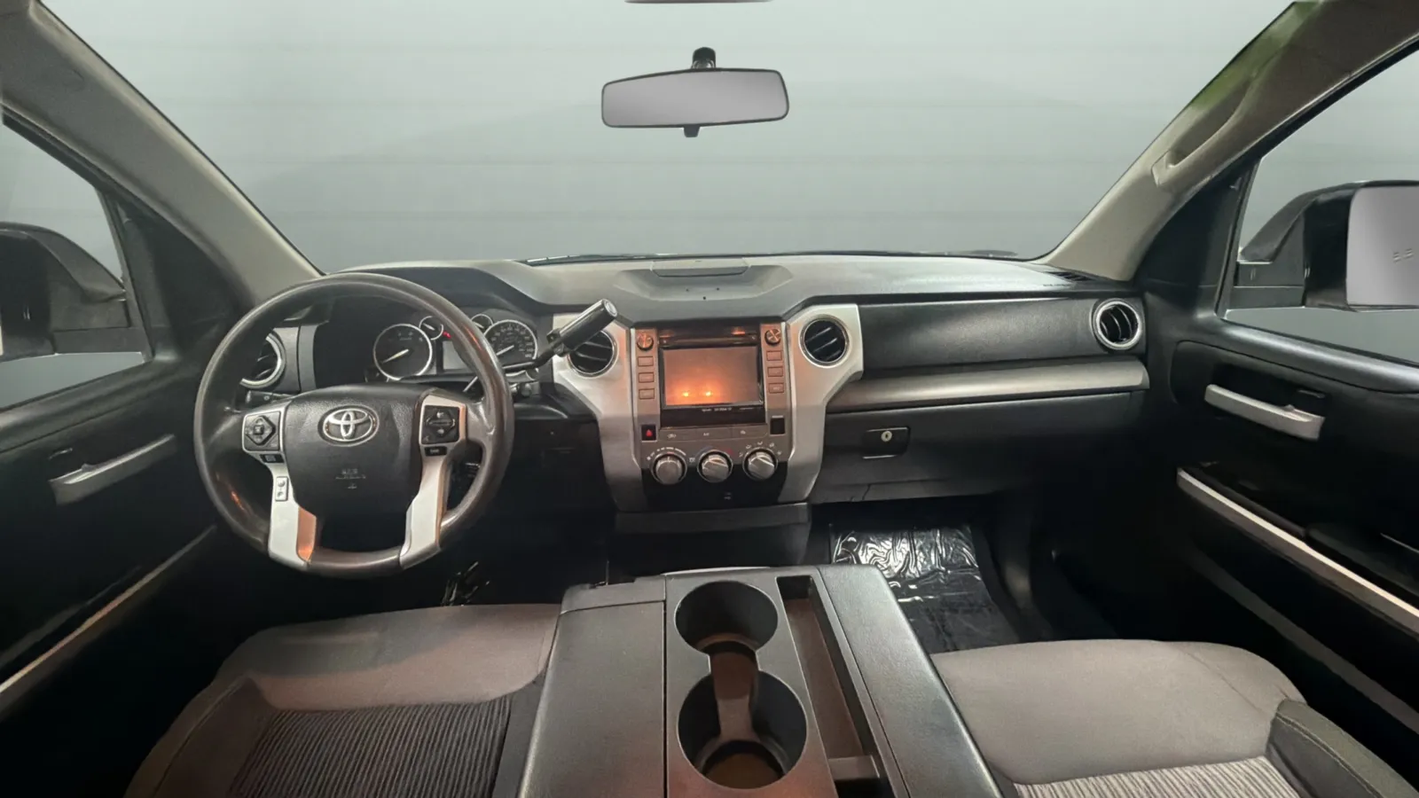 Toyota Tundra photo 9