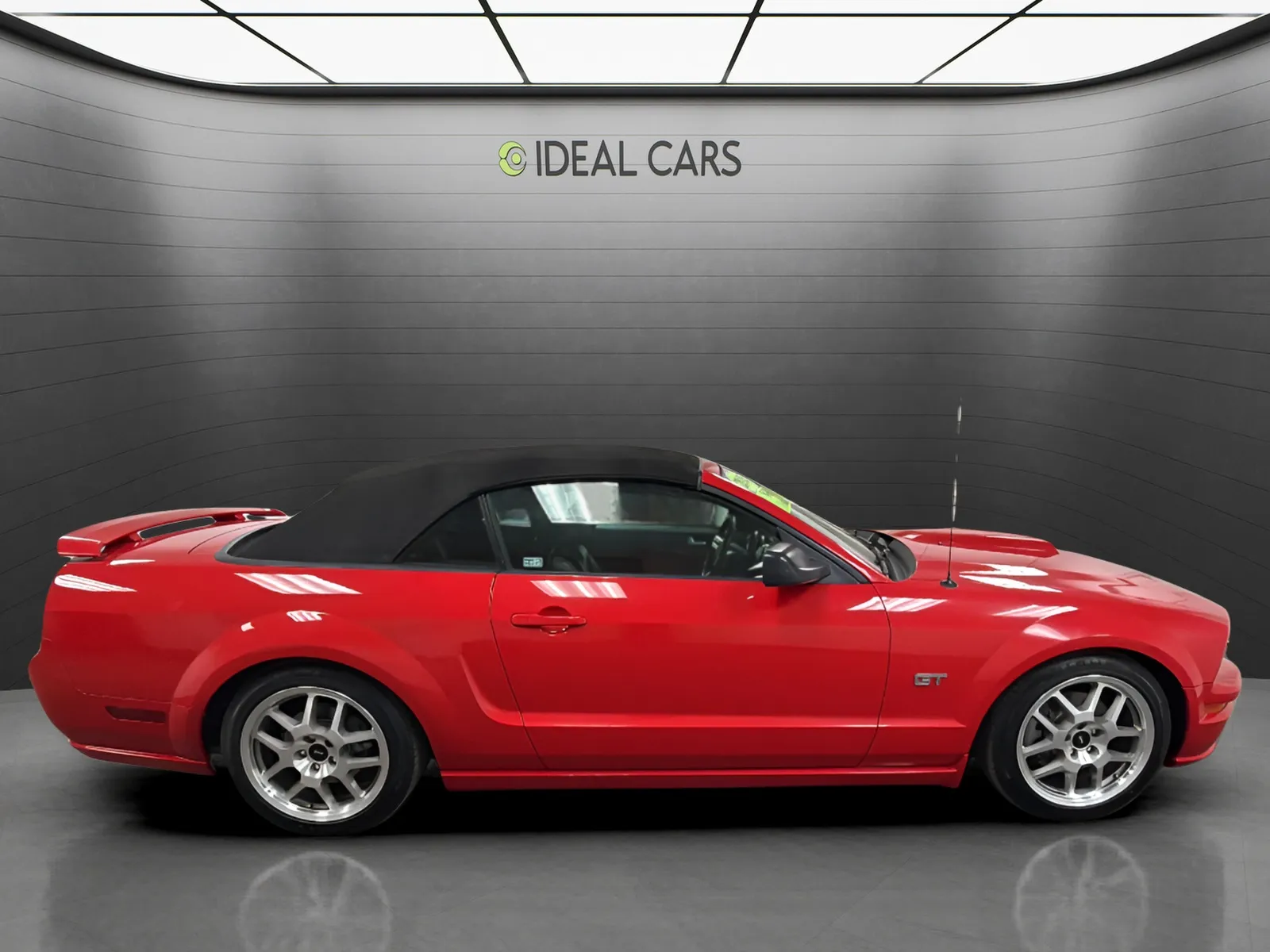 Ford Mustang photo 4