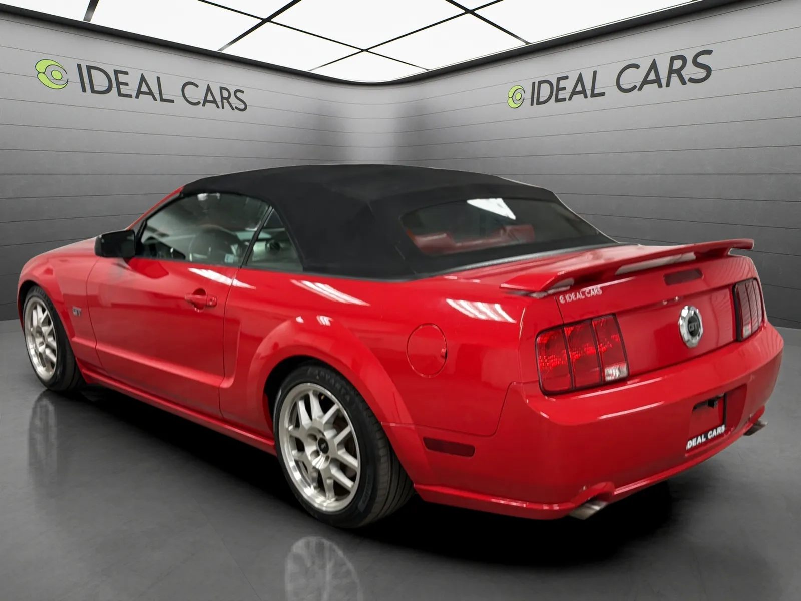 Ford Mustang photo 7