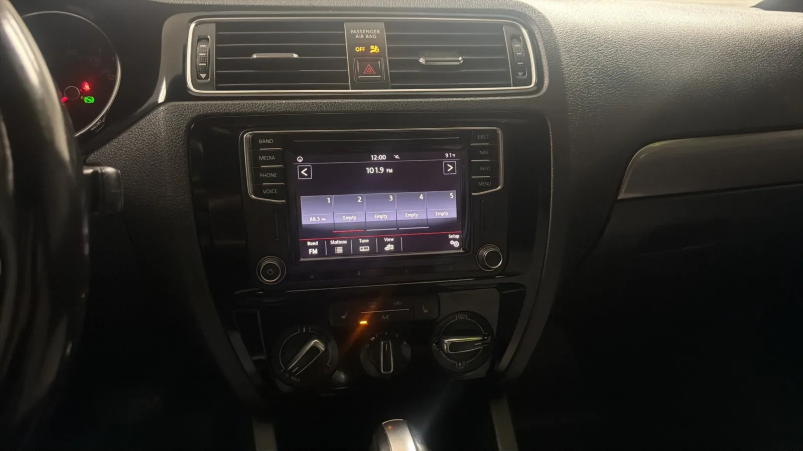 Volkswagen Jetta photo 14