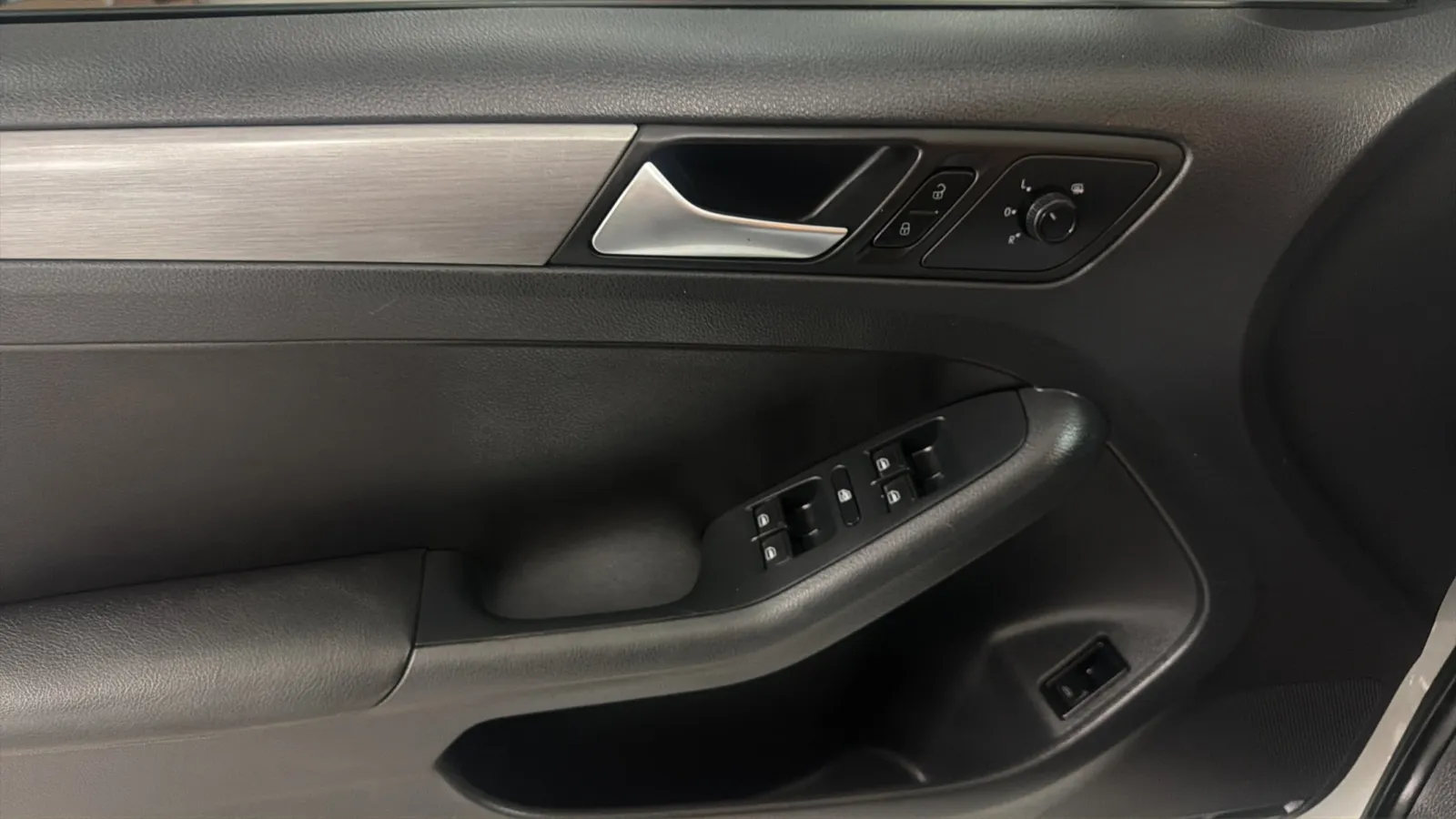 Volkswagen Jetta photo 18