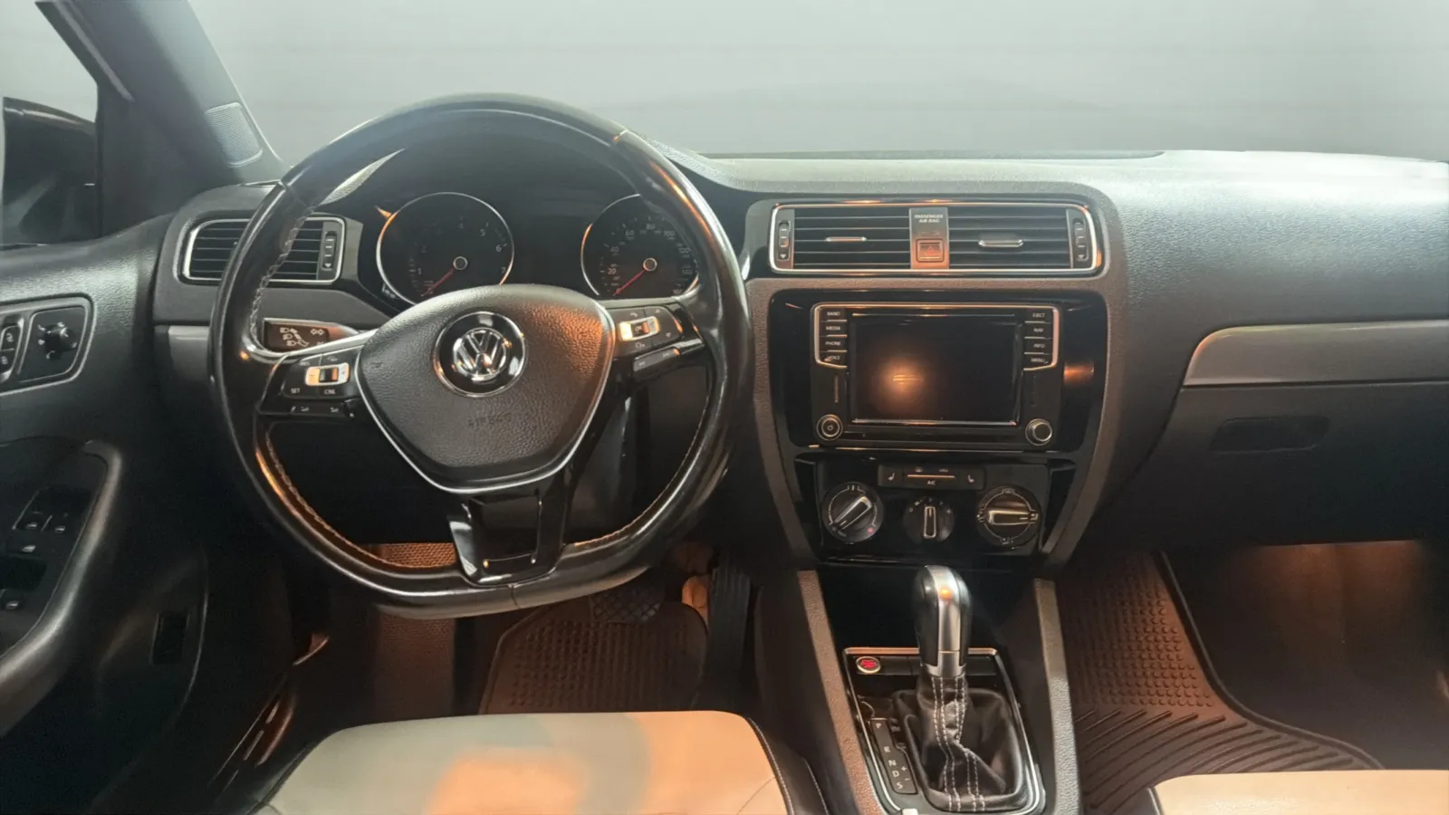 Volkswagen Jetta photo 11