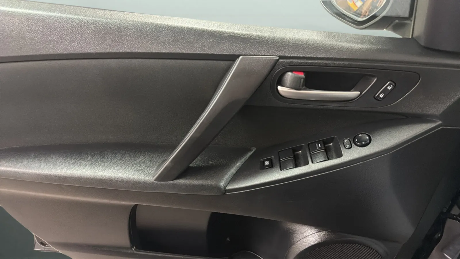 Mazda Mazda3 photo 15