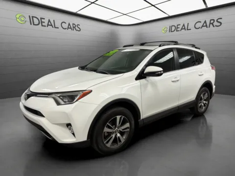 White 2017 Toyota RAV4 XLE for sale in Mesa, AZ