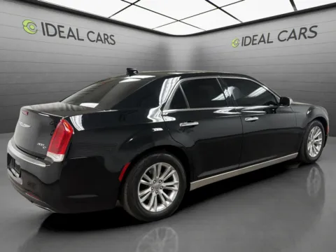 More photos of 2016 Chrysler 300 C at Ideal Cars - East Mesa (Hill), AZ