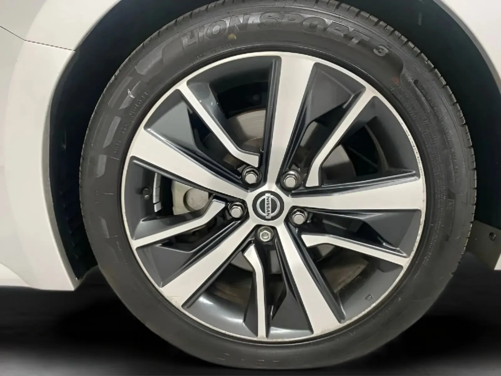 2020 Nissan Maxima SL - Photo 25