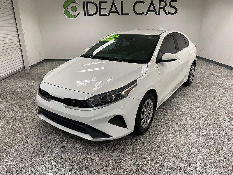 White 2022 Kia Forte FE for sale in Mesa, AZ